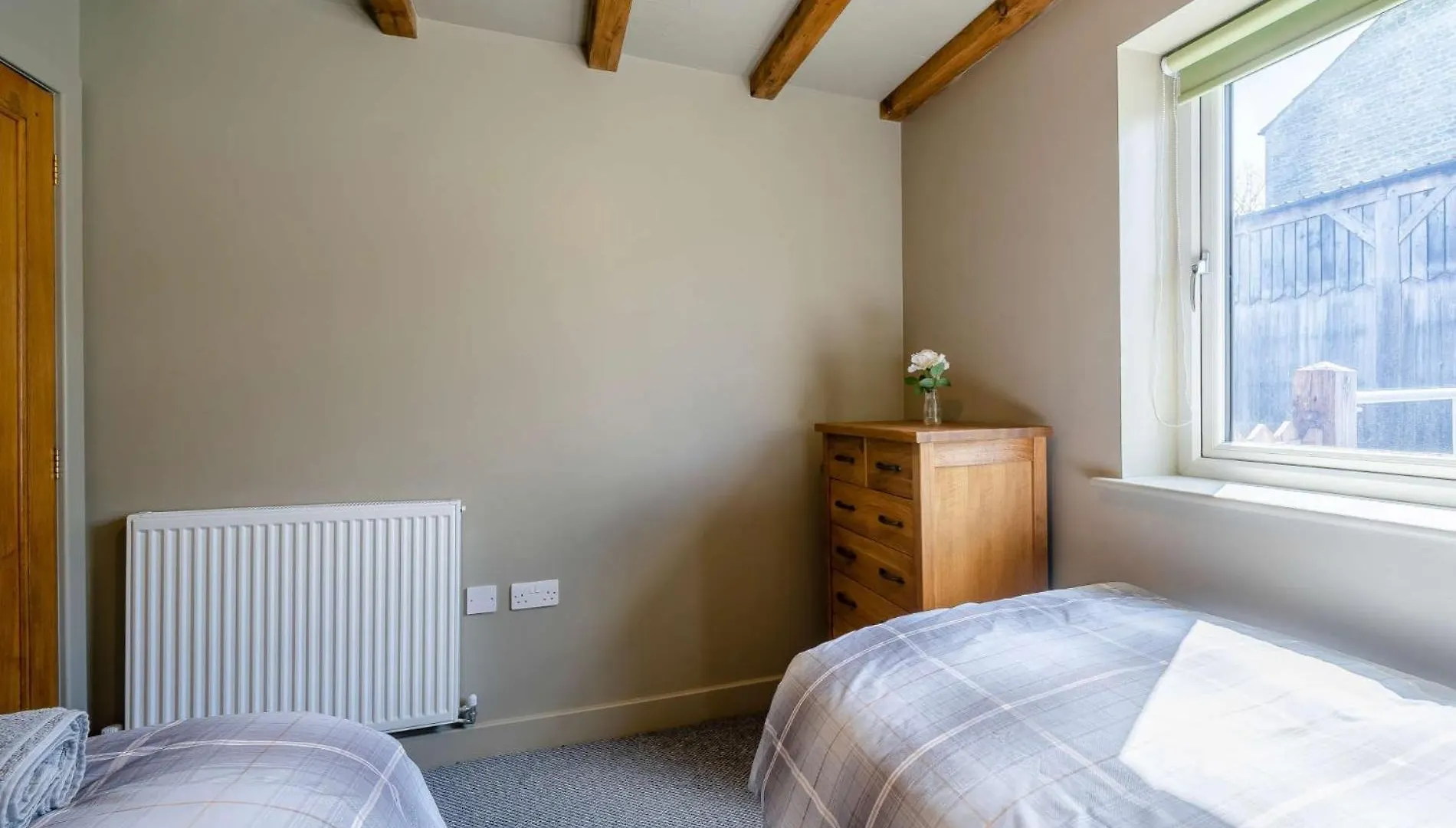 2 Bed In Bentham 82857 Villa Nyaraló